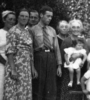 Photo de famille à Creac'h Gwen en Porspoder (1942)
