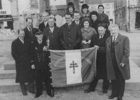 Remise de son drapeau à la section locale FFL de Lesneven (1963)