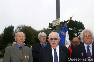 Inauguration d'un rond point à Quimper (2007)