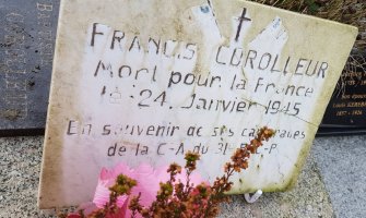 Plaque commémorative sur la sépulture de Francis Corolleur